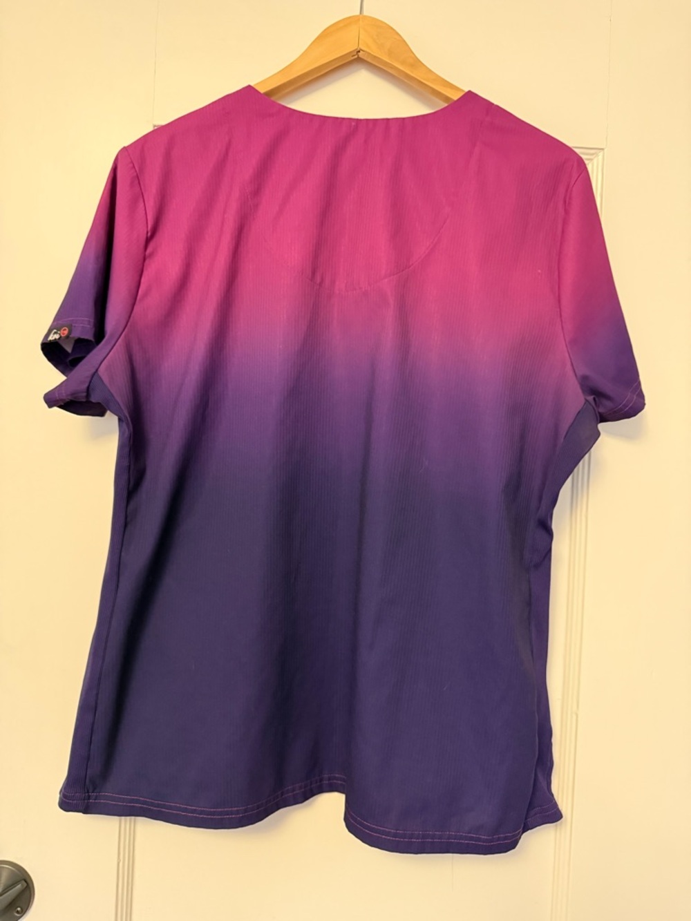 Koi Lite Scrubs Top Women’s Size XL Extra Large Slim Fit Purple Pink Pockets - Picture 2 of 8